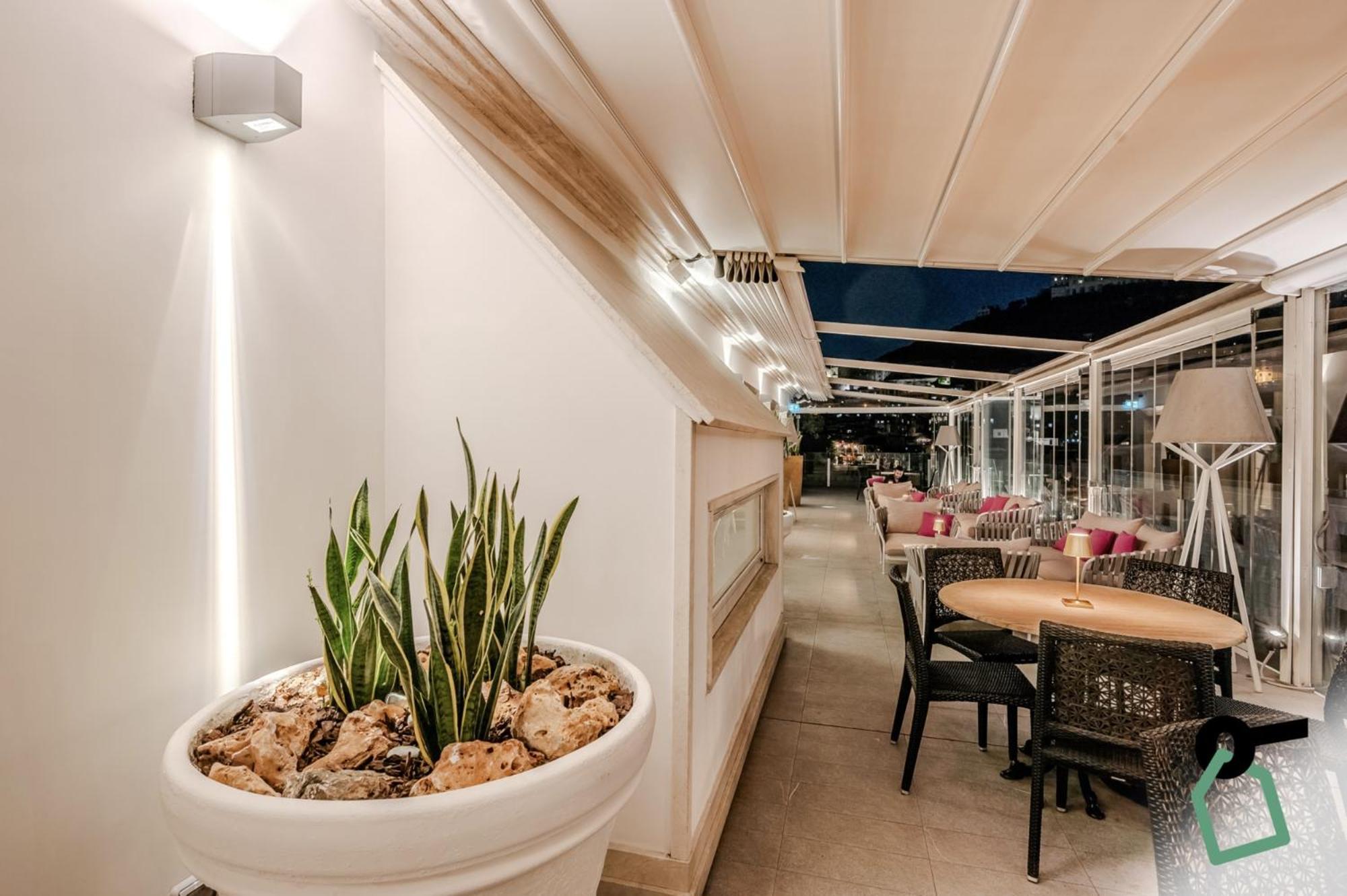 Hotiday Collection - Diaz Hotel