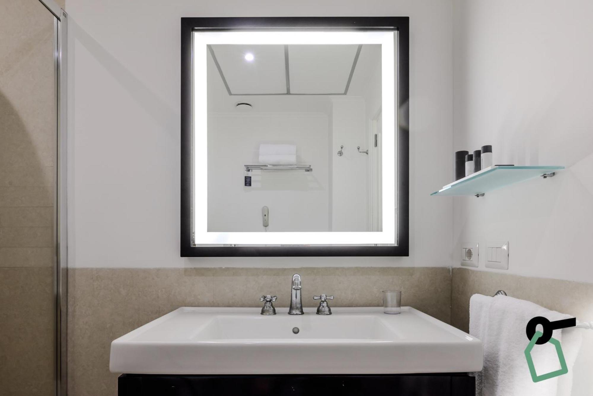 Hotiday Collection - Diaz Hotel
